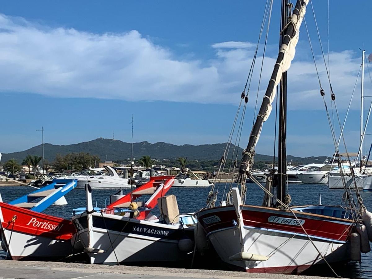 Les Toits De Sanary Et La Mer Eksteriør billede